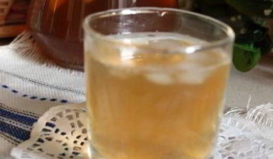 холодный чай с персиками, нектаринами и мятой