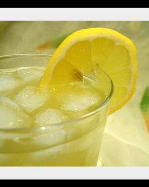 Освежающий чай с лимоном