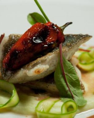 Рыба Святого Петра с чайным соусом бергамот