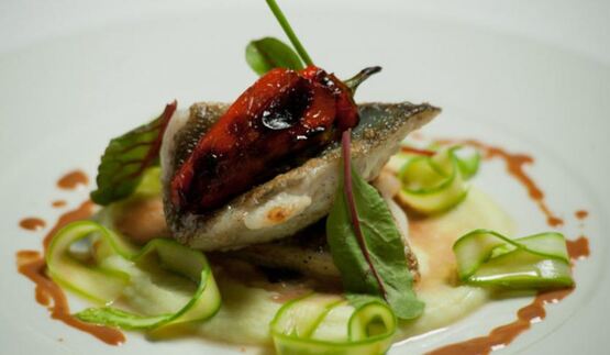 рыба святого петра с чайным соусом бергамот