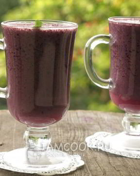 Чернично-ежевичный коктейль