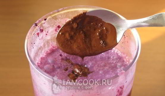 чернично-ежевичный коктейль