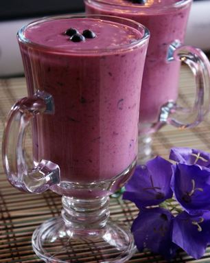 Чернично-клубничный коктейль