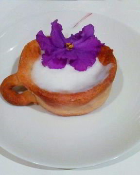 Фиалковый кофе в Сладкой кружке