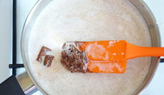 горячий шоколад со вкусом ванили и кофе