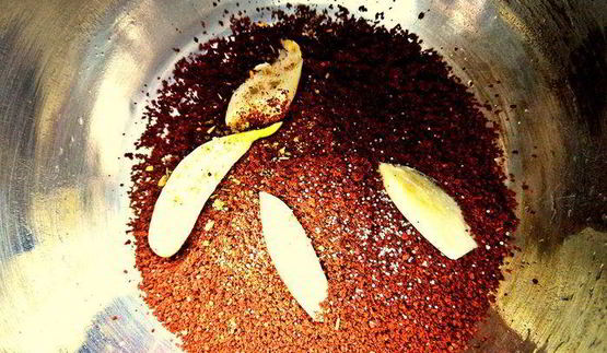 пикантный кофе с чесноком