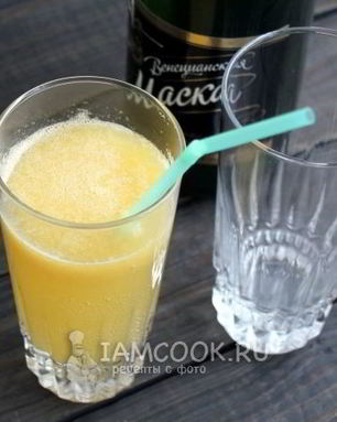 Коктейль Беллини с шампанским