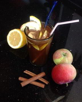 Коктейль яблочный с корицей