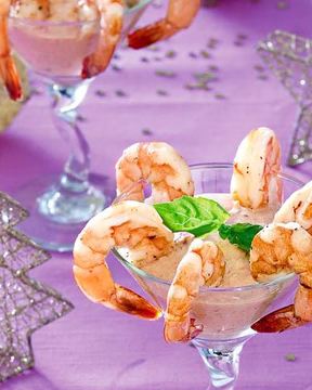 Креветочный коктейль с томатным дипом