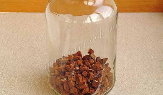 домашний квас из ржаного хлеба