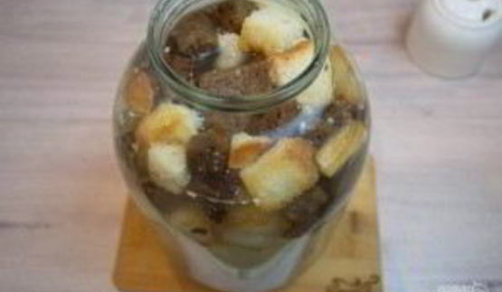 квас из дрожжей и сахара