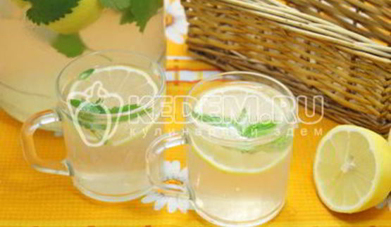 лимонад из лимонов с мятой