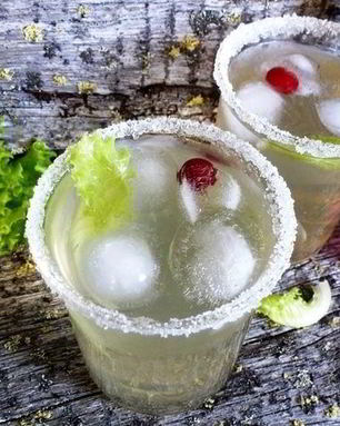 Лимонад Свежесть из листьев салата