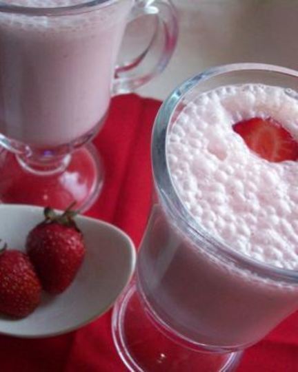 Рецепт молочного коктейля с клубникой