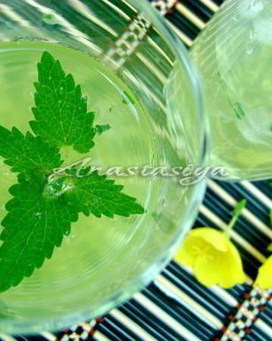 Охлаждающий напиток с мятой и лимоном