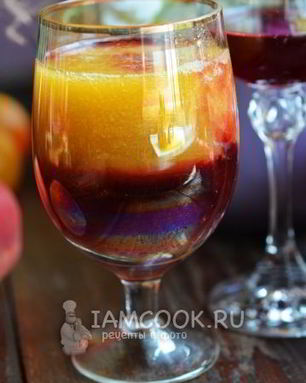 Персиковый коктейль с красным вином