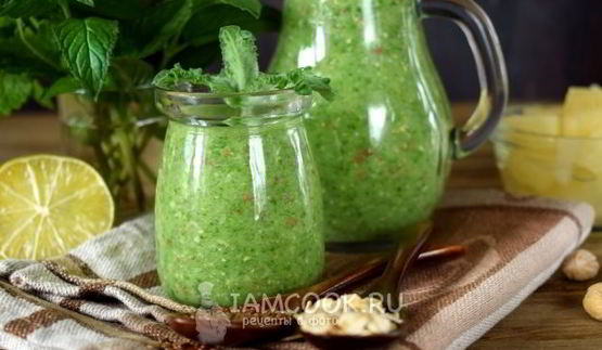 ананасово-мятный смузи с фисташками