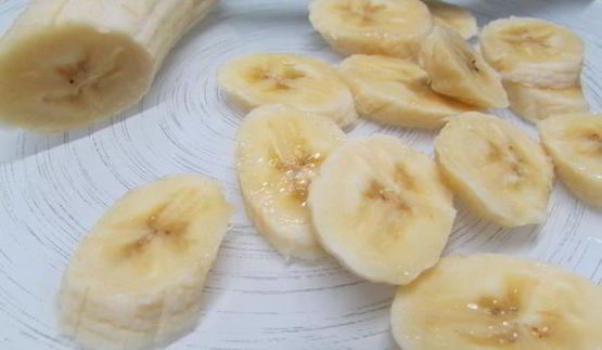 апельсиново-банановый смузи с миндалем