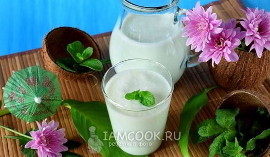 кокосово-мятный смузи с ананасом