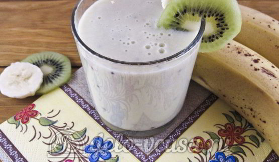 овсяный смузи с бананом и киви