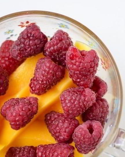 Рецепт смузей из манго и ягод