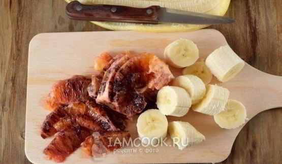 смузи с малиной и красным апельсином