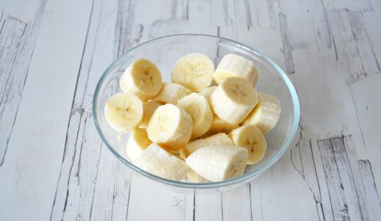 смузи с овсяными хлопьями бананом