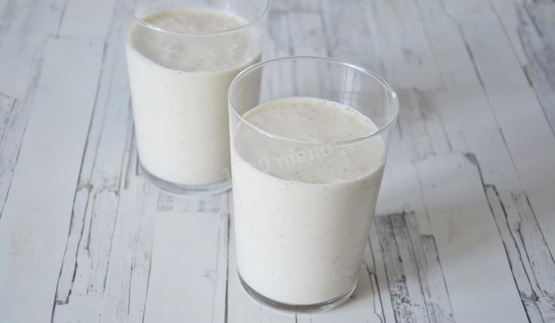 смузи с овсяными хлопьями бананом