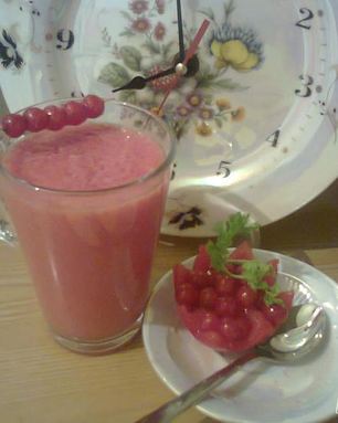Смузи с помидором и смородиной