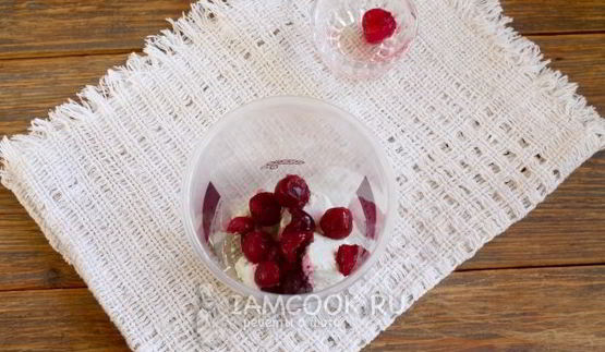 смузи с творогом, вишней и какао