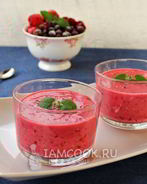 Смузи с ягодами, имбирем и овсянкой