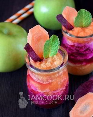 Смузи со свеклой, морковью и яблоком