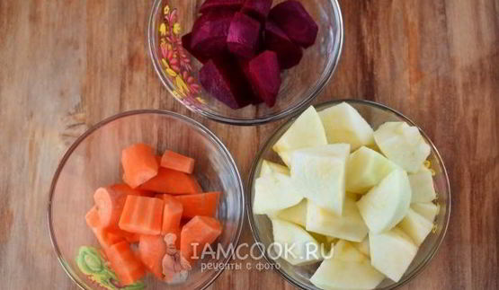 смузи со свеклой, морковью и яблоком