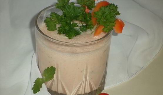 томатно-огуречный смузи с петрушкой
