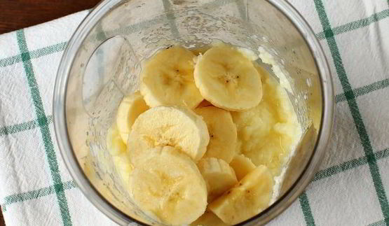 яблочно-банановый смузи с имбирем