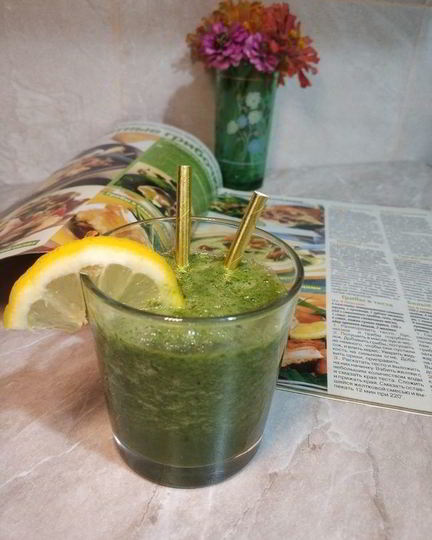 Рецепт зеленого утреннего смузи с капустой кейл