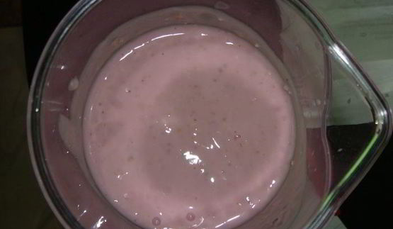 земляничный смузи с мюсли