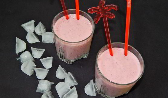 земляничный смузи с мюсли