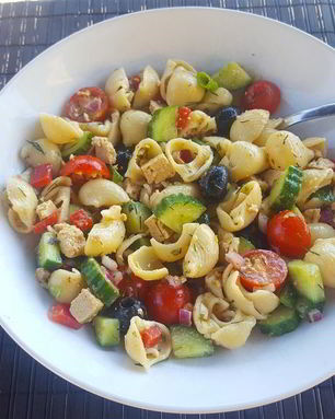 Греческий макаронный салат