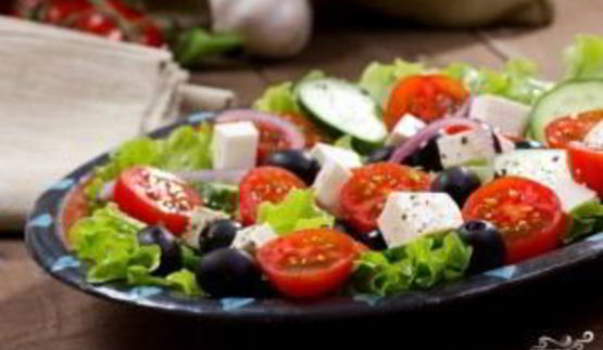 греческий салат с моцареллой