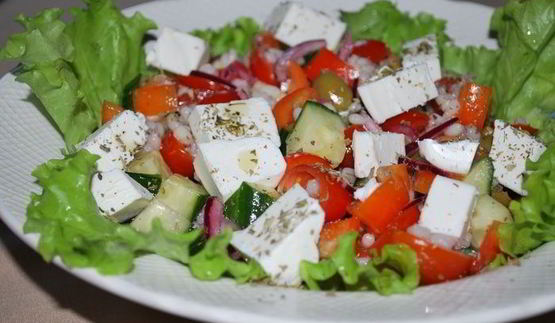 греческий салат с перловкой