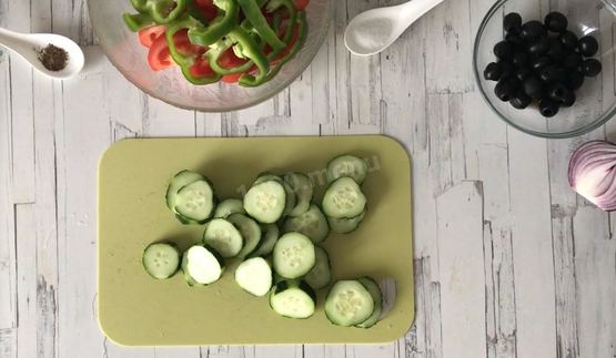 салат греческий с брынзой классический