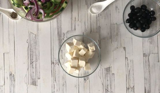 салат греческий с брынзой классический