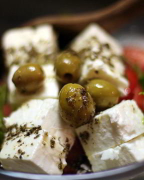 Салат греческий с оливками