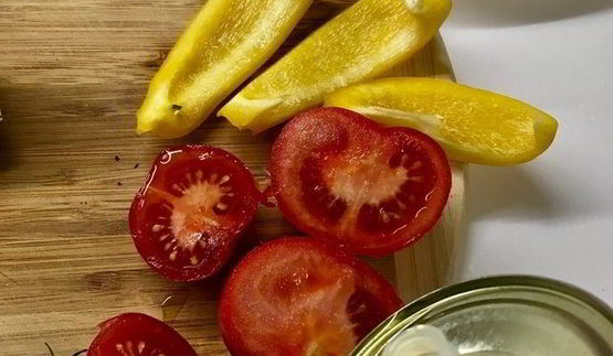 салат-гриль с сыром халуми по-гречески