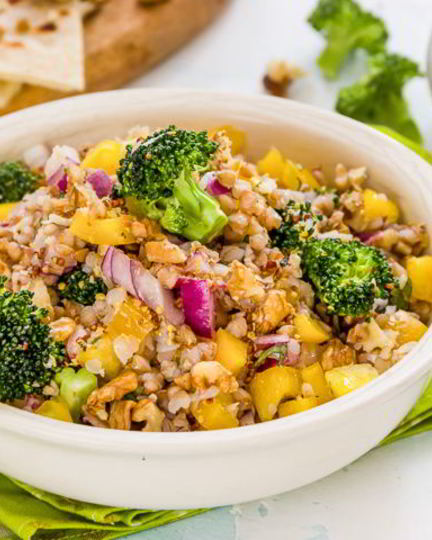 Рецепт салата с гречкой, сладким перцем и броколли