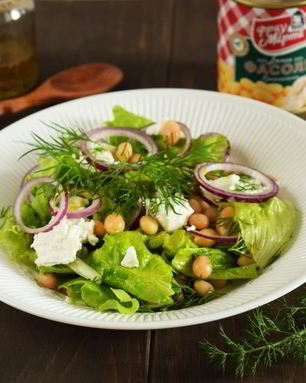 Салат в греческом стиле с фасолью