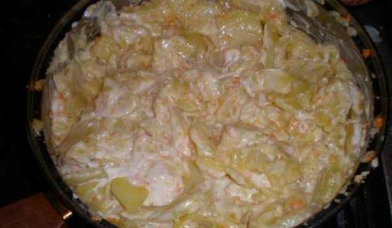 картофель в майонезе с ананасами и салатик свекла с сыром