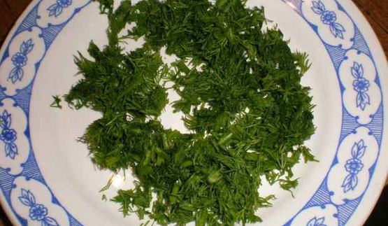 картофель в майонезе с ананасами и салатик свекла с сыром