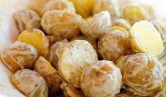 картофельный салат с лимоном и базиликом